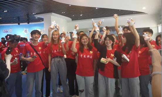 做白色的牛奶,創紅色的企業,花花牛乳業集團青春歌會慶祝建黨100周年 做白色的牛奶,創紅色的企業,花花牛乳業集團青春歌會慶祝建黨100周年