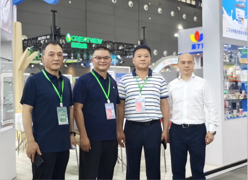 花花牛乳業(yè)集團(tuán)黨委書記、董事長唐洪峰一行參加中國乳制品工業(yè)協(xié)會第三十次年會暨2024中國(國際)乳業(yè)技術(shù)博覽會 花花牛乳業(yè)集團(tuán)黨委書記、董事長唐洪峰一行參加中國乳制品工業(yè)協(xié)會第三十次年會暨2024中國(國際)乳業(yè)技術(shù)博覽會