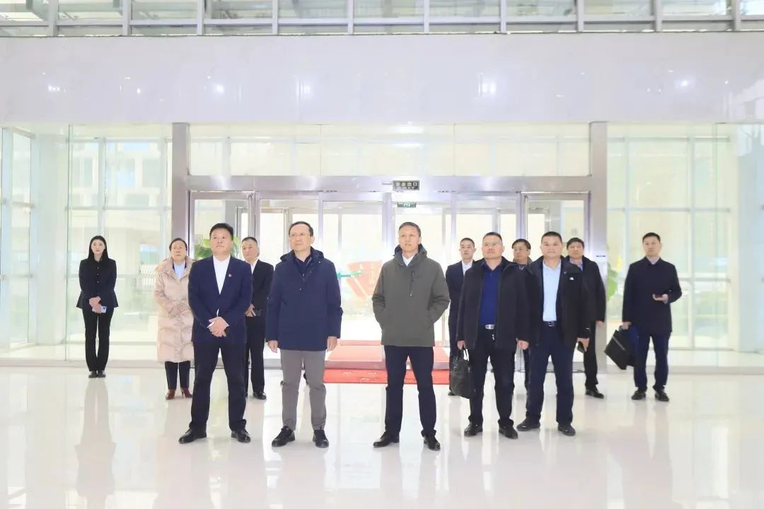 省政府國資委黨委書記、主任李濤一行到花花牛乳業(yè)集團(tuán)調(diào)研