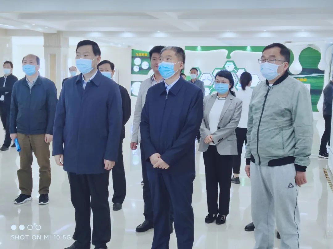 平頂山市人大常委會主任張明新蒞臨 花花牛魯山瑞亞參觀調研 平頂山市人大常委會主任張明新蒞臨 花花牛魯山瑞亞參觀調研