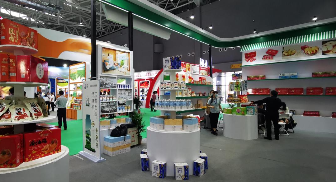 喜報 | 花花牛輕覺酸奶榮獲第二十四屆中國農產品加工業投資貿易洽談會金質產品獎 喜報 | 花花牛輕覺酸奶榮獲第二十四屆中國農產品加工業投資貿易洽談會金質產品獎