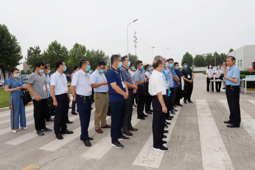 鄭州市安全生產雙重預防體系建設現場觀摩會在花花牛乳業集團鄭州分公司召開 鄭州市安全生產雙重預防體系建設現場觀摩會在花花牛乳業集團鄭州分公司召開