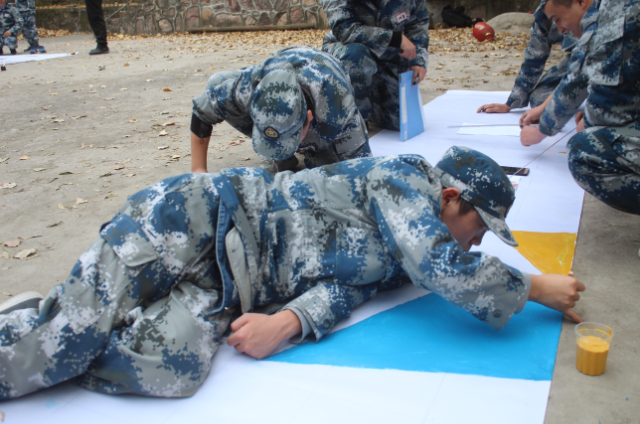 組織開(kāi)展戶(hù)外拓展訓(xùn)練活動(dòng) 組織開(kāi)展戶(hù)外拓展訓(xùn)練活動(dòng)