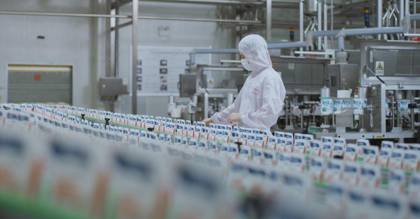 又雙叒叕獲獎(jiǎng)啦!花花牛榮獲“乳品質(zhì)量安全管理 優(yōu)秀企業(yè)” 又雙叒叕獲獎(jiǎng)啦!花花牛榮獲“乳品質(zhì)量安全管理 優(yōu)秀企業(yè)”