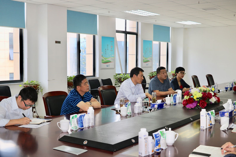 二七區張超副區長蒞臨花花牛公司 調研指導工作 二七區張超副區長蒞臨花花牛公司 調研指導工作