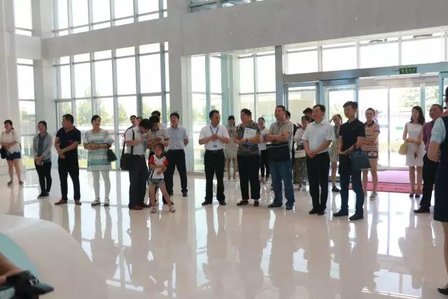 河南省食品安全座談會暨百場食安講座進校園啟動儀式在花花牛舉行 河南省食品安全座談會暨百場食安講座進校園啟動儀式在花花牛舉行