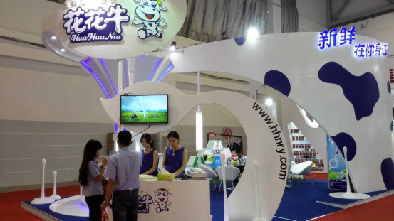 花花牛牛氣沖天！農業部長品嘗“領暢”點贊，又獲國際奶業平臺青睞